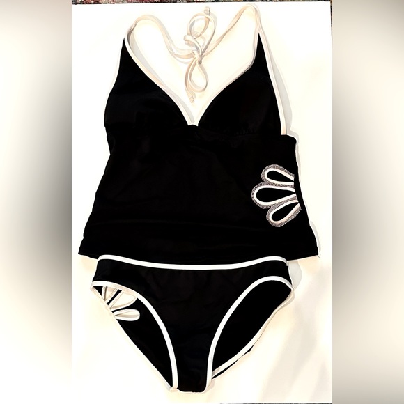 Kenneth Cole Reaction Other - Kenneth Cole Reaction 2 piece tankini black w/ white floral design cutouts Sz Md